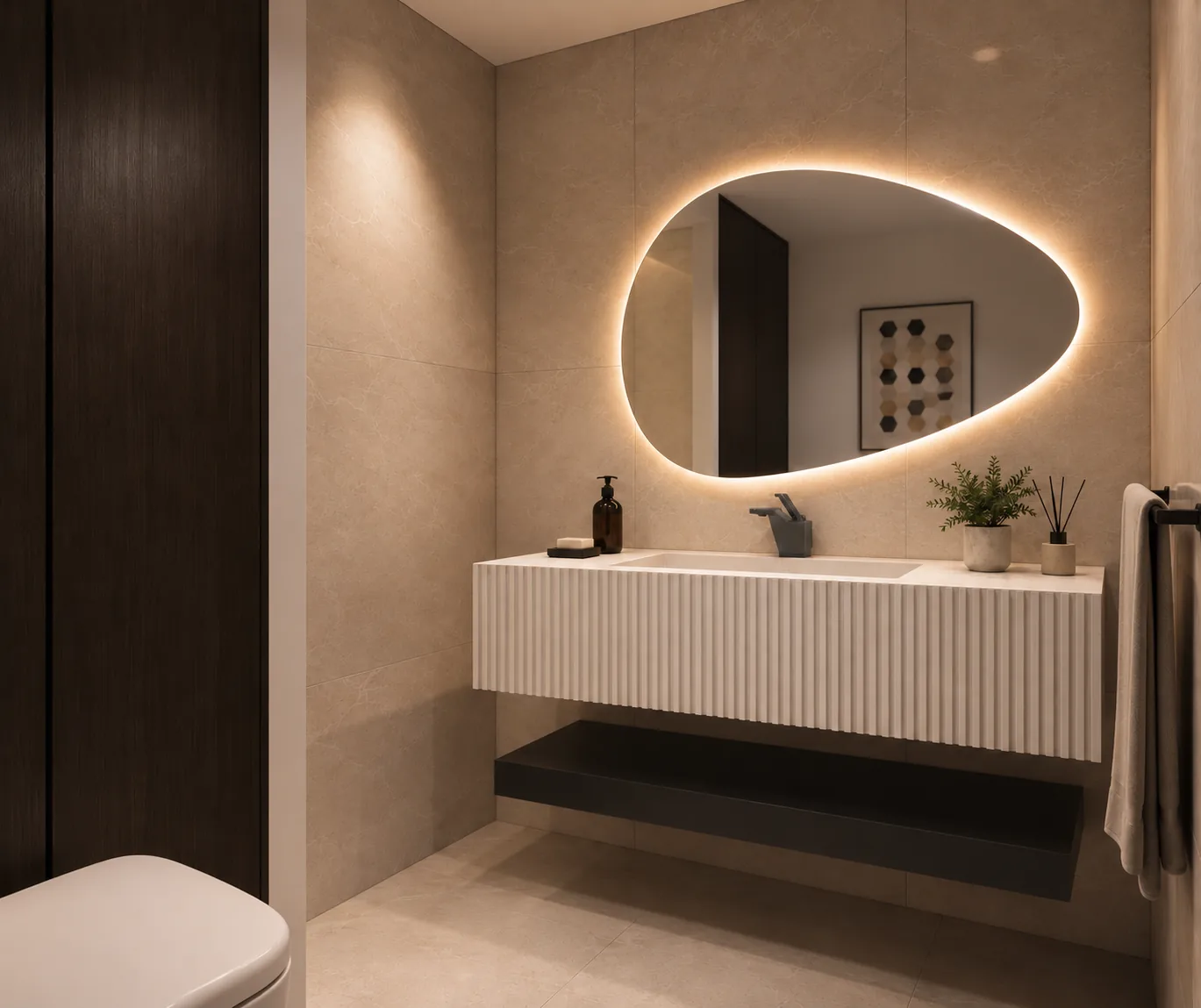 Baño con vanitory blanco acanalado y espejo iluminado